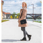 Janelle Bild 7